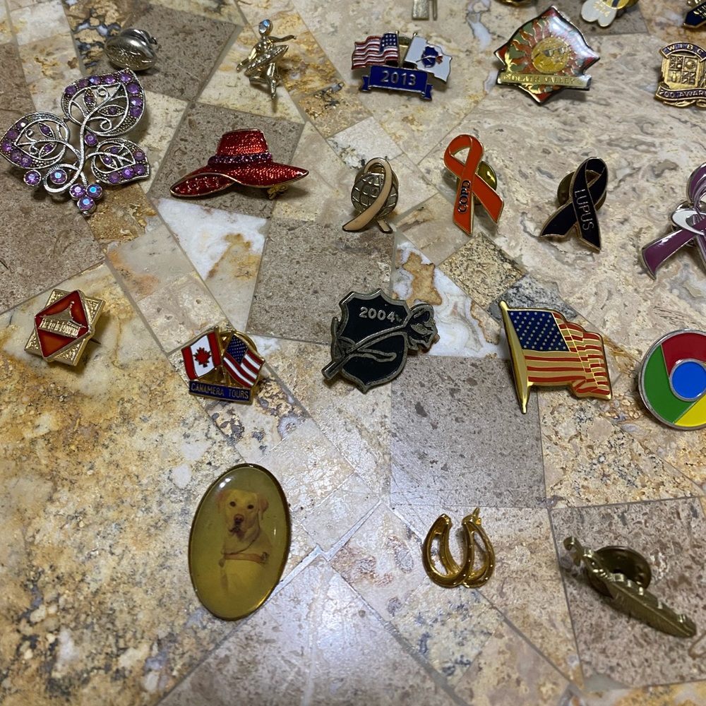 65 Pin/Brooch Collection - Picture 6 of 7